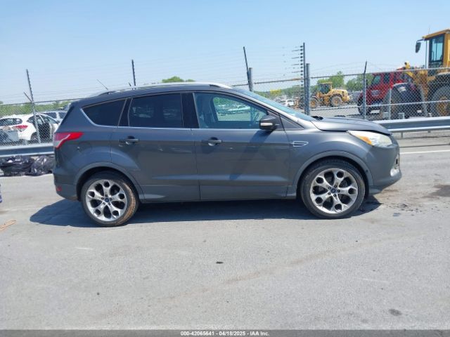 1FMCU0J94FUB24350 Ford Escape Titanium