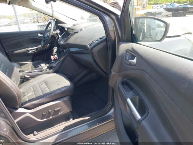 1FMCU0J94FUB24350 Ford Escape Titanium