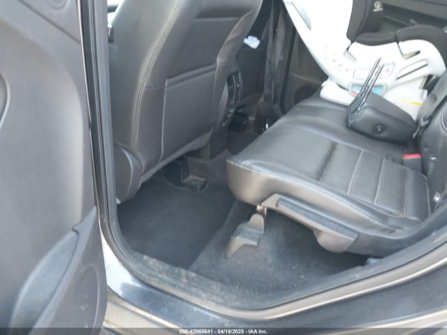 1FMCU0J94FUB24350 Ford Escape Titanium