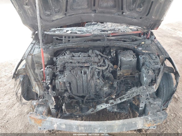 5NPLS4AGXMH041772 Hyundai ELANTRA SEL