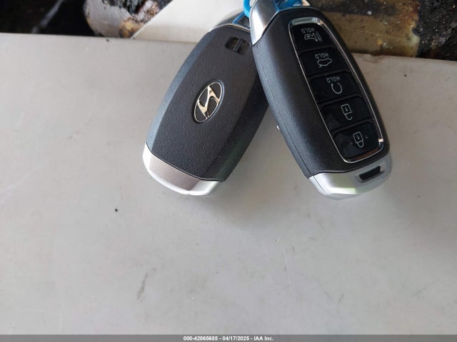 5NPLS4AGXMH041772 Hyundai ELANTRA SEL