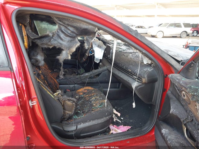 5NPLS4AGXMH041772 Hyundai ELANTRA SEL