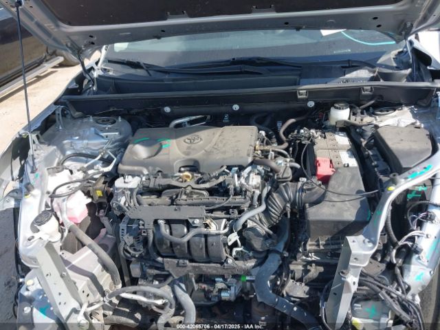 2T3H1RFV3RC275685 Toyota RAV4 LE
