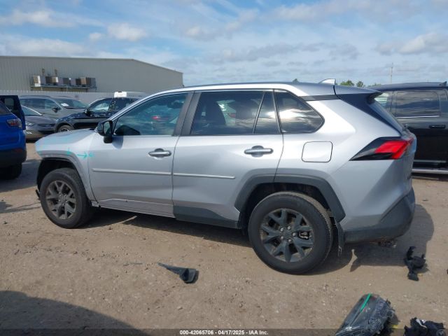 2T3H1RFV3RC275685 Toyota RAV4 LE
