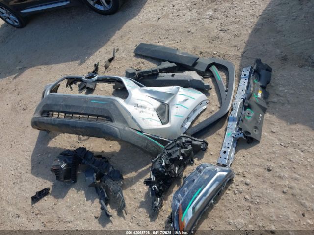 2T3H1RFV3RC275685 Toyota RAV4 LE