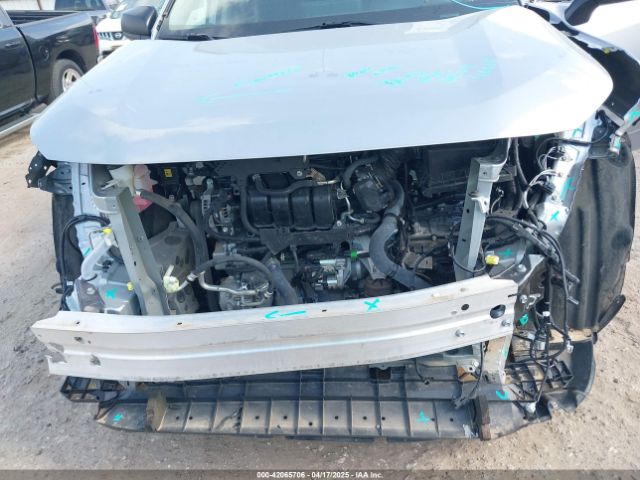2T3H1RFV3RC275685 Toyota RAV4 LE
