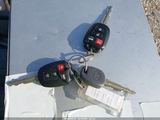 4T1BF1FKXHU397965 Toyota CAMRY SE