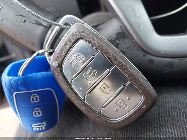 KM8J33A44HU404627 Hyundai Tucson Se Plus