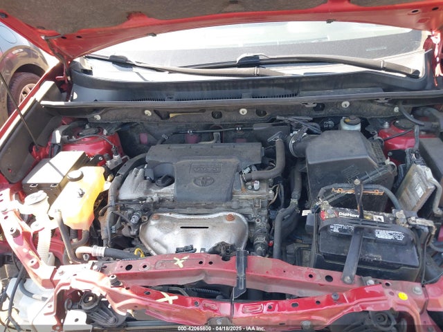 JTMZFREV1GJ098247 Toyota RAV4 LE