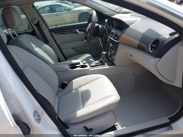 WDDGF4HB6ER295673 Mercedes-Benz C 250 Luxury/sport