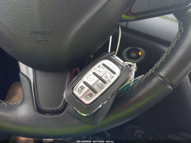 2C4RC1BG0JR258010 Chrysler Pacifica Touring L