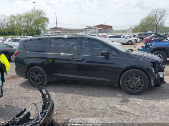 2C4RC1BG0JR258010 Chrysler Pacifica Touring L