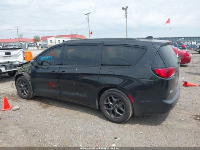2C4RC1BG0JR258010 Chrysler Pacifica Touring L