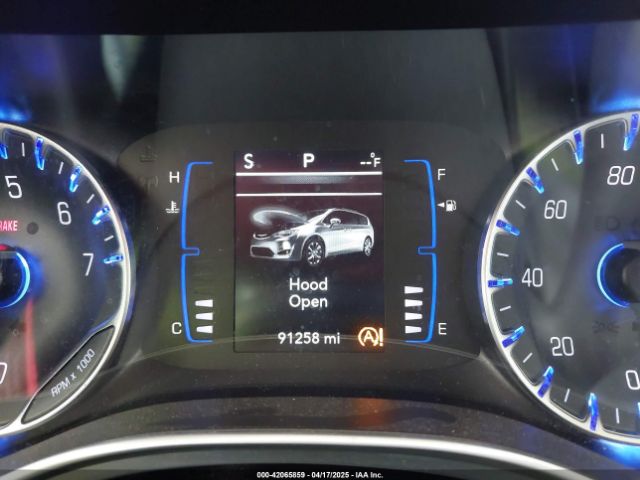2C4RC1BG0JR258010 Chrysler Pacifica Touring L