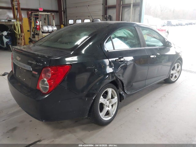1G1JE5SB7F4144348 Chevrolet Sonic Ltz Auto