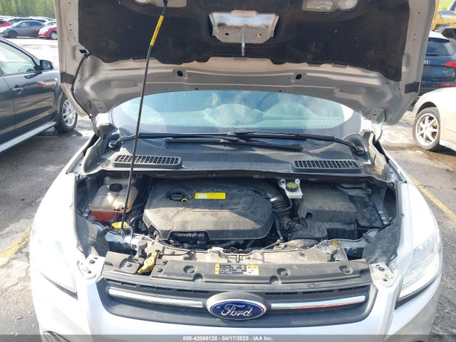 1FMCU9GX5FUC62439 Ford ESCAPE SE