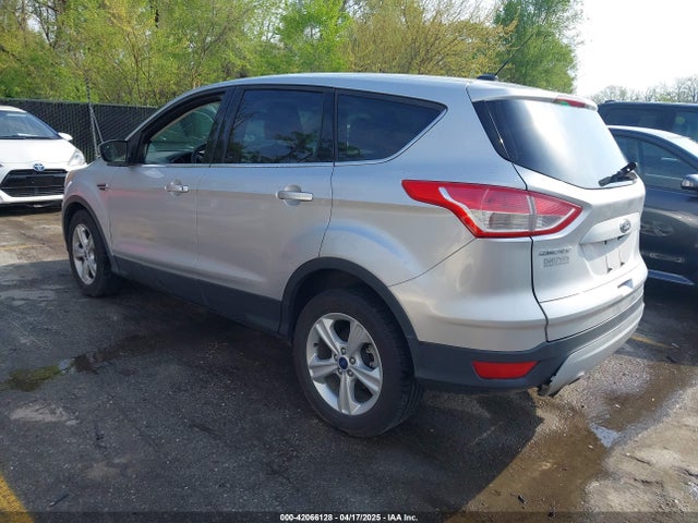 1FMCU9GX5FUC62439 Ford ESCAPE SE
