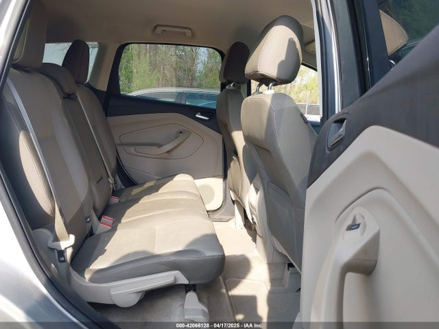 1FMCU9GX5FUC62439 Ford ESCAPE SE
