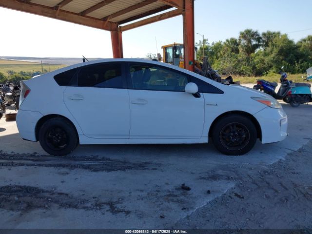 JTDKN3DU7E0376226 Toyota Prius Two