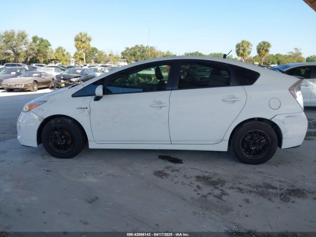 JTDKN3DU7E0376226 Toyota Prius Two