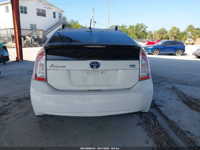 JTDKN3DU7E0376226 Toyota Prius Two