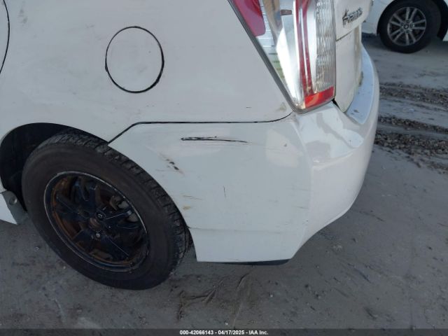 JTDKN3DU7E0376226 Toyota Prius Two