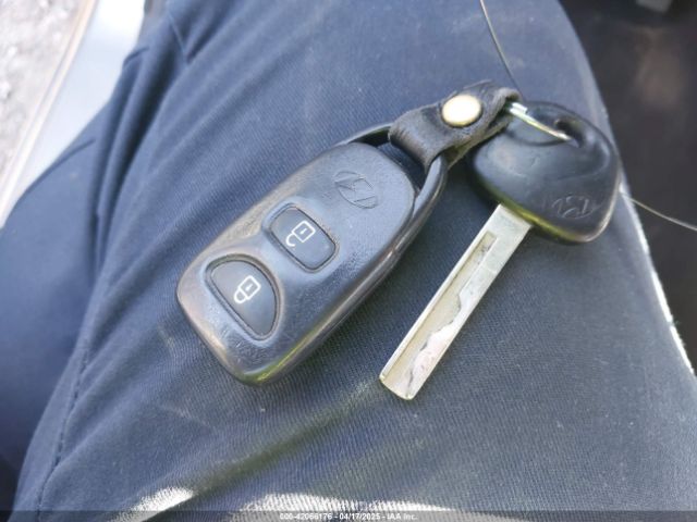 KMHCT4AE4GU942718 Hyundai ACCENT SE