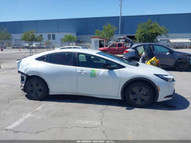 JTDACAAU6P3002332 Toyota Prius Le