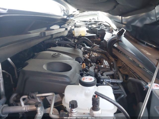 5TDKRKEC1RS188891 Toyota SIENNA LE