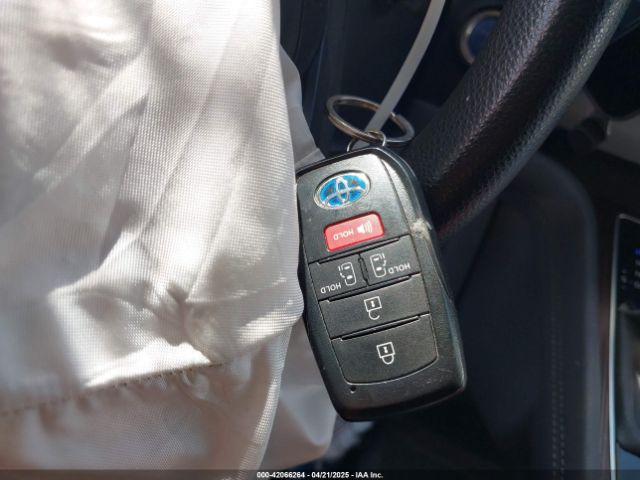 5TDKRKEC1RS188891 Toyota SIENNA LE