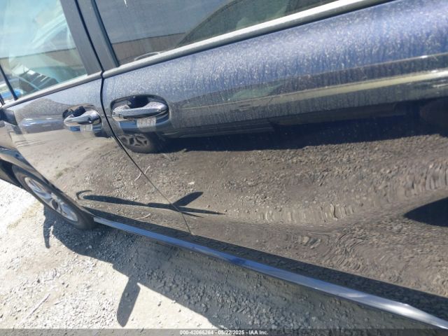 5TDKRKEC1RS188891 Toyota SIENNA LE