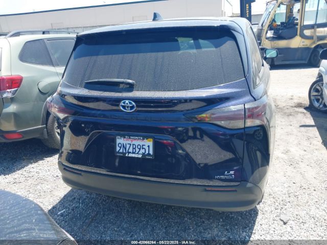 5TDKRKEC1RS188891 Toyota SIENNA LE