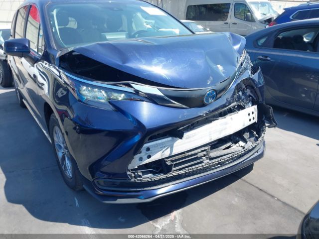 5TDKRKEC1RS188891 Toyota SIENNA LE