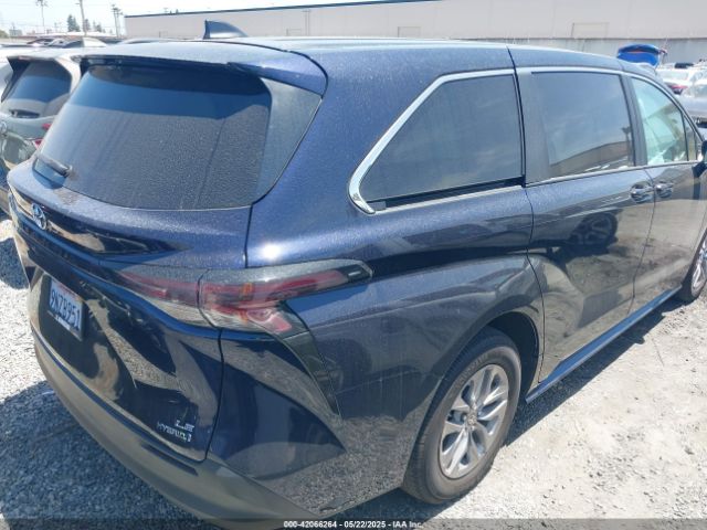 5TDKRKEC1RS188891 Toyota SIENNA LE