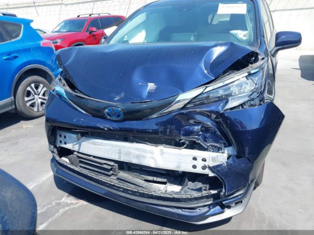5TDKRKEC1RS188891 Toyota SIENNA LE