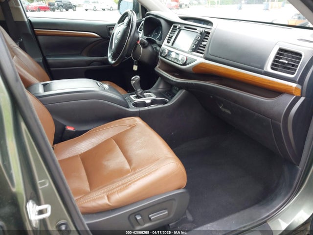 5TDDZRFH1HS453691 Toyota Highlander Limited