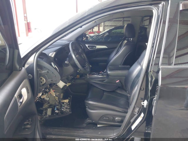 5N1DR2MM8JC618162 Nissan Pathfinder Sl