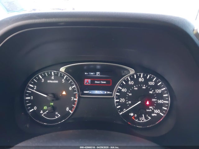 5N1DR2MM8JC618162 Nissan Pathfinder Sl