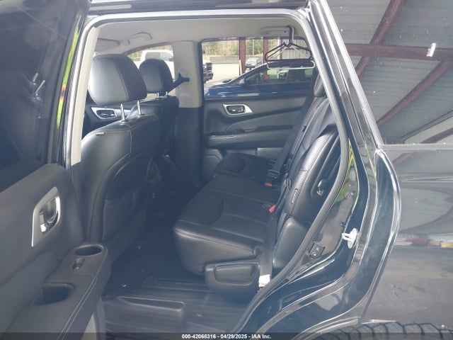 5N1DR2MM8JC618162 Nissan Pathfinder Sl