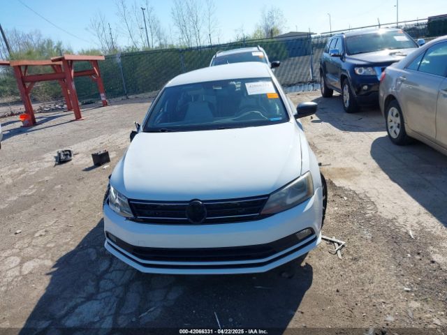 3VWD17AJ2GM305325 Volkswagen Jetta 1.8t Sport