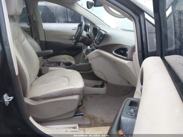 2019 CHRYSLER PACIFICA 2C4RC1BGXKR592949 Photo 4