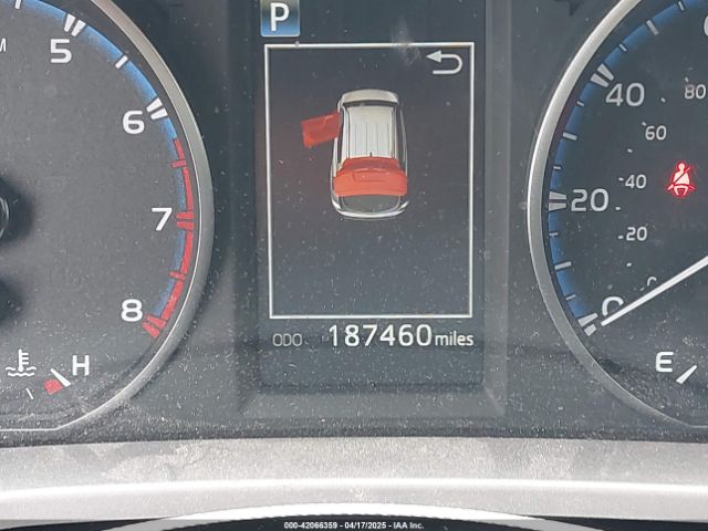 JTMRFREV9HJ716707 Toyota Rav4 Xle