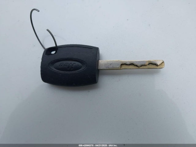 1FADP3F23GL285640 Ford FOCUS SE