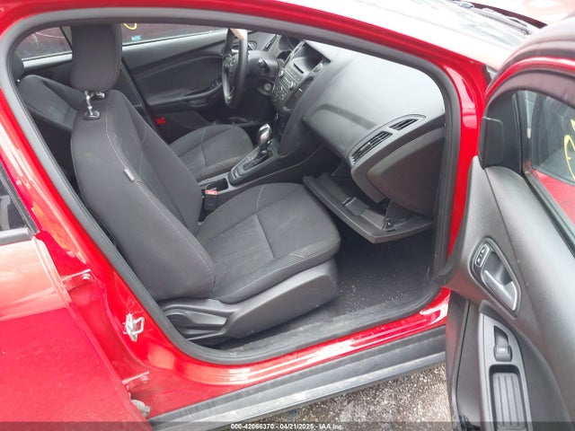 1FADP3F23GL285640 Ford FOCUS SE