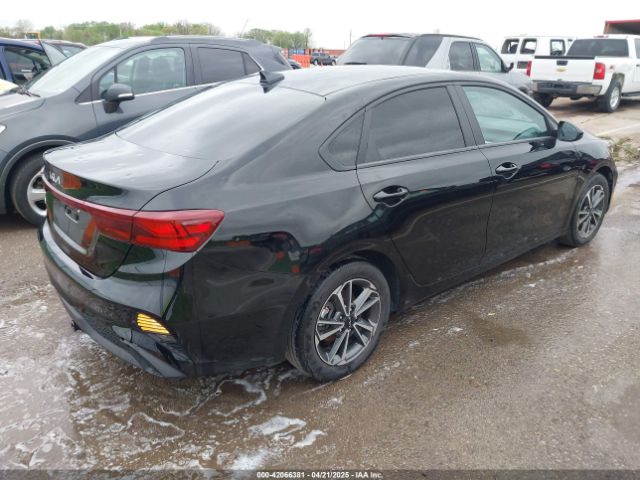 3KPF24AD4NE450309 KIA Forte Lxs