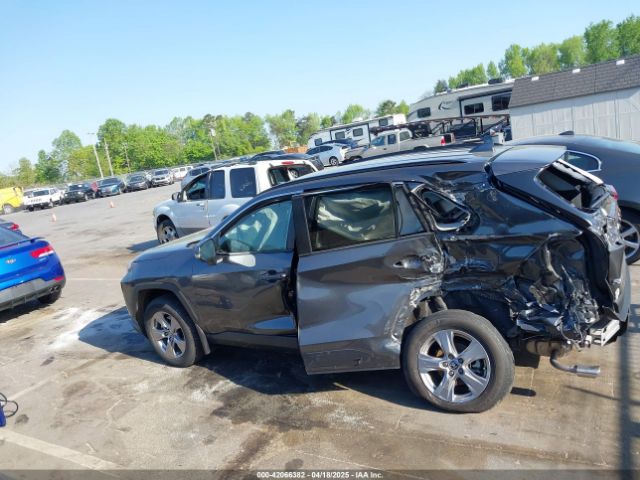 2T3W1RFV2RC267844 Toyota Rav4 Xle