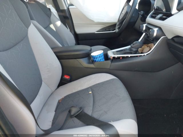2T3W1RFV2RC267844 Toyota Rav4 Xle