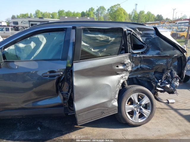2T3W1RFV2RC267844 Toyota Rav4 Xle