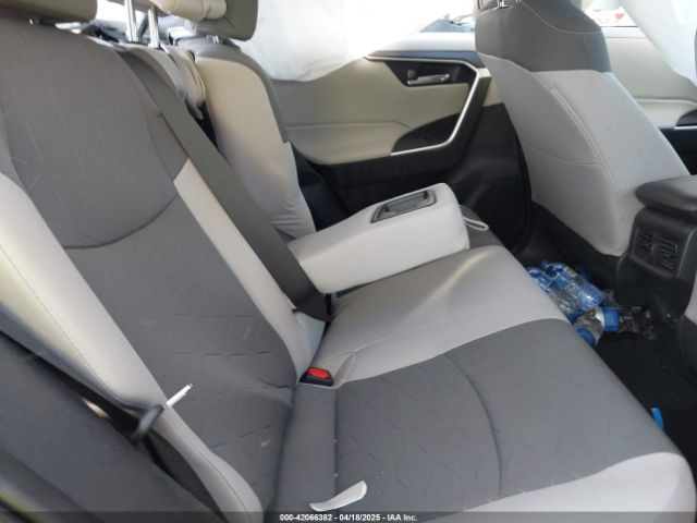 2T3W1RFV2RC267844 Toyota Rav4 Xle