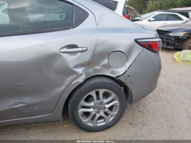 3MYDLBZV2GY104557 Scion IA